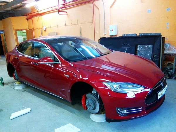 okleyka tesla 5 20150922 1202391292
