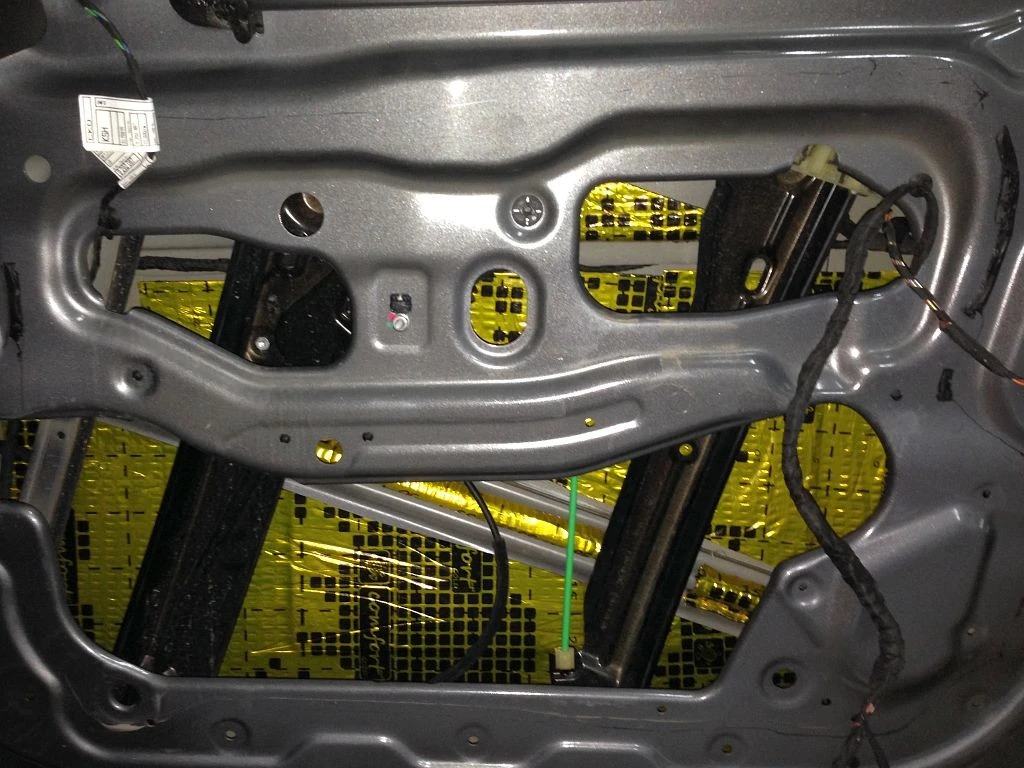 shumoizolyaciya bmw f10 26 20151006 2087818653