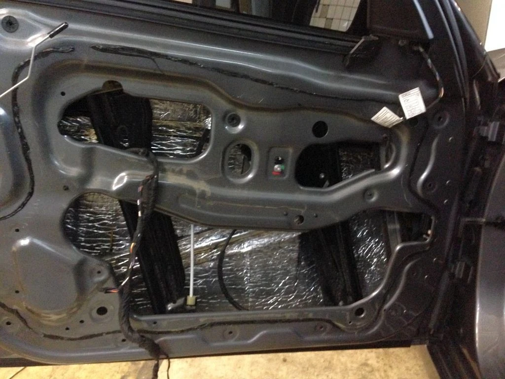 shumoizolyaciya bmw f10 32 20151006 1529201505