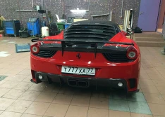 Оклейка авто Ferrari 458 italia антигравийной пленкой Suntek.