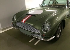 Брендирование автомобиля Aston Martin DB5