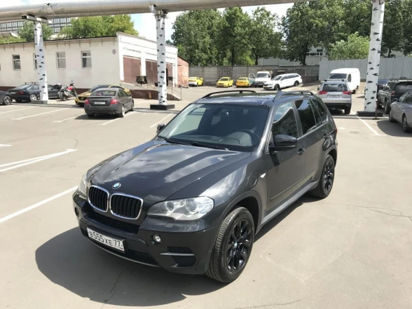 okleyka bmw x5 chernoy glyancevoi plenkoy 17 20180920 1519556549