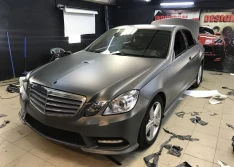 Оклейка серой пленкой Mercedes w212