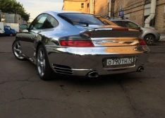 Оклейка хромом авто Porsche Carrera.