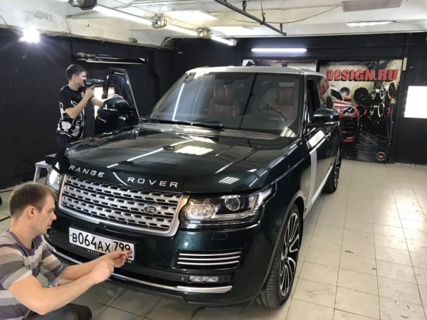   range rover vogue   40 20190327 2056764646