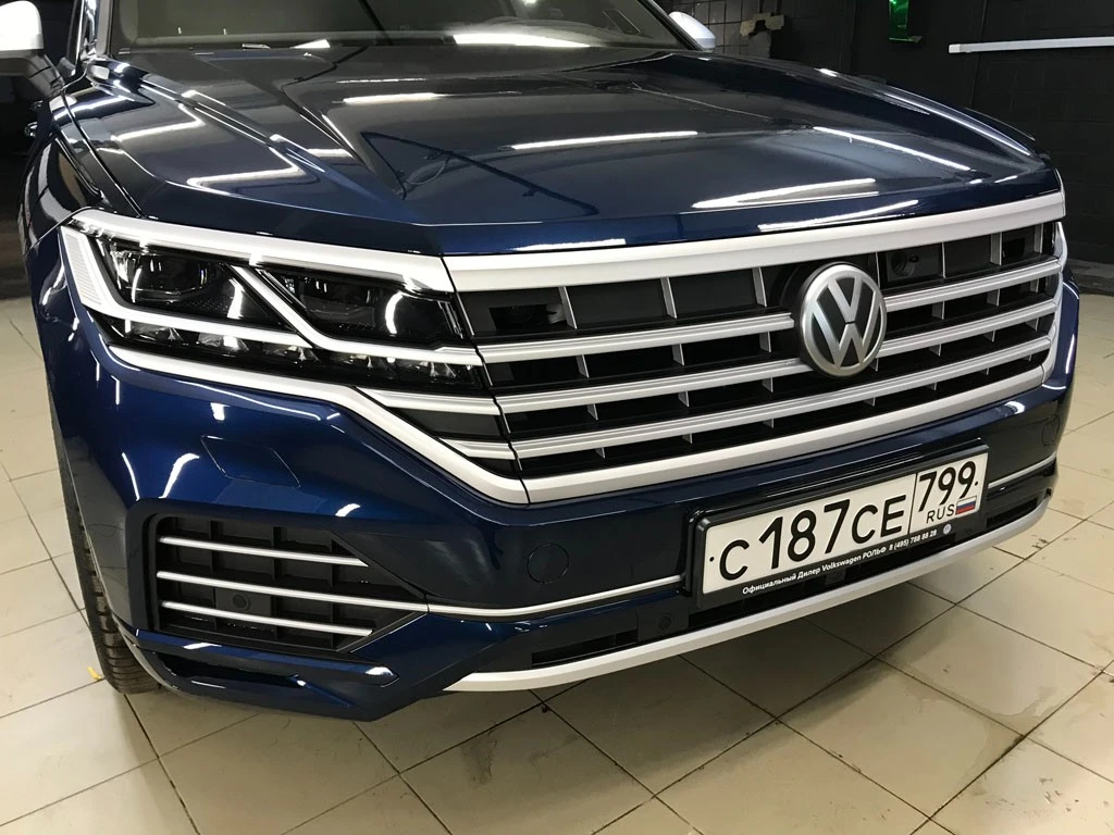 Защитная оклейка полиуретаном touareg