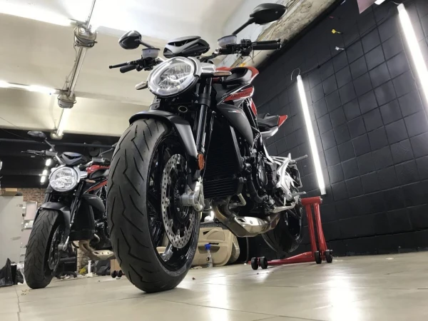 jkleyka moto agusta 37 20191126 1193737340