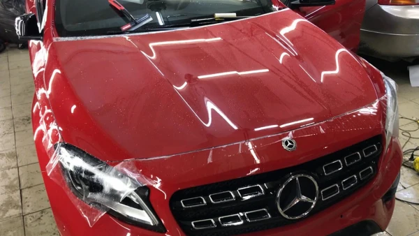 Оклейка капота полиуретаном mercedes gla