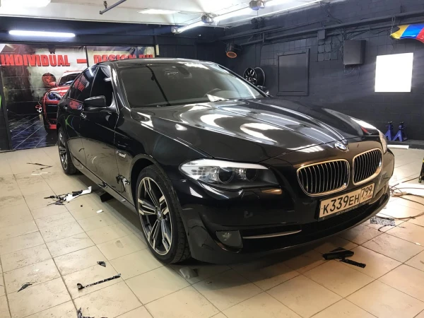 Оклейка хрома в черный bmw f10