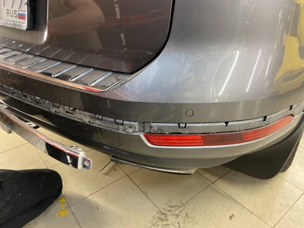 Оклейка молдингов в цвет кузова vw Toureg&nbsp;