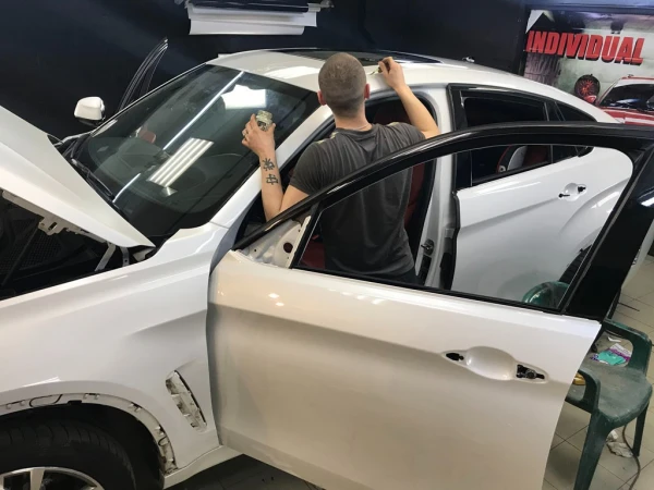 Оклейка защитной матовой пленкой bmw x6