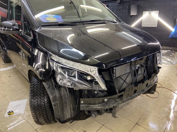 Оклейка капота Mercedes v klass бронепленкой
