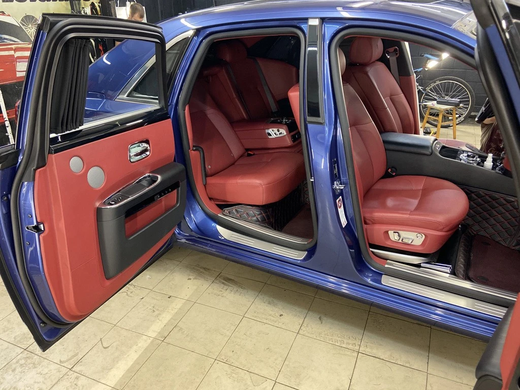 Оклейка дверных проемов RR Royce ghost