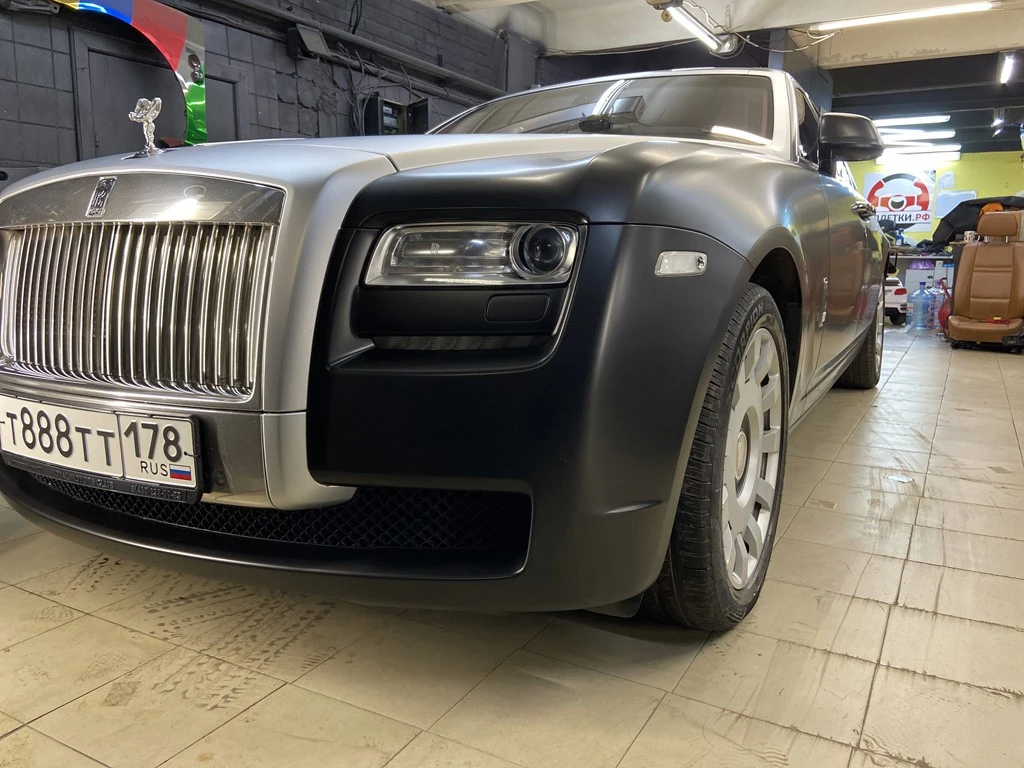 Оклейка Rolls royce в серый и черный сатин