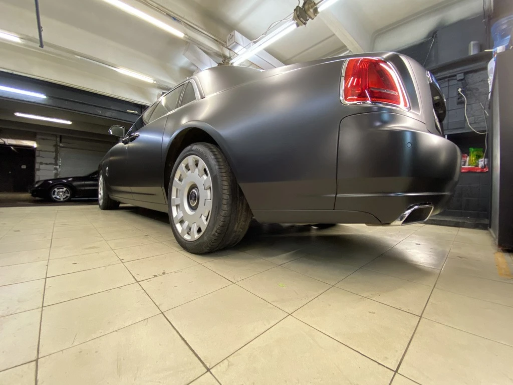 Rolls royce Ghost черный сатин