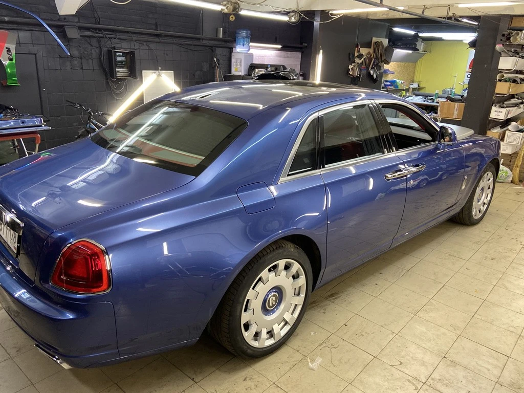 Оклейка RR Royce Ghost в черный сатин