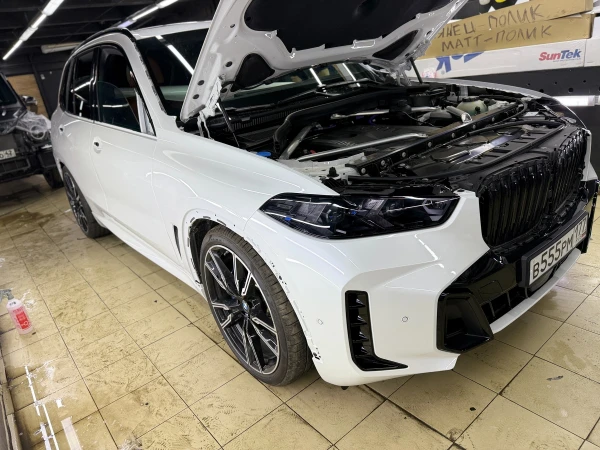 bronirovanie bmw x5 g05 poliuretanovoj plenkoj  