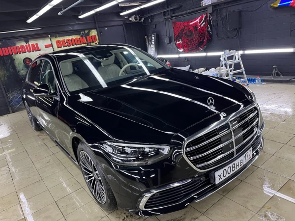 Mercedes 223 оклейка глянцевым полиурет