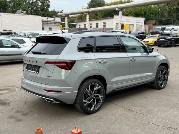 skoda karoq oklejka poliuretanovoj plenkoj  