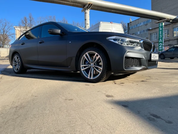 Оклейка Bmw 5 gt в матовый полиуретан