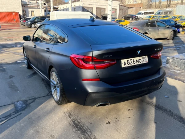 Оклейка Bmw 5 gt в матовый полиуретан