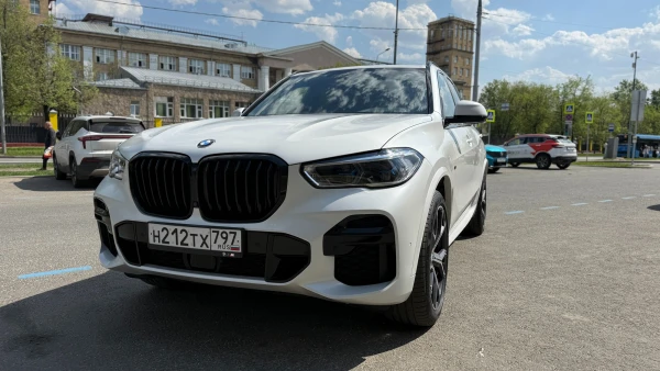 Оклейка BMW X5 в сатин полиуретан
