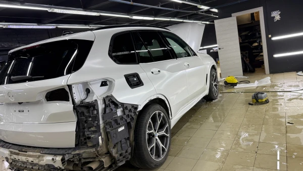 Оклейка BMW X5 в сатин полиуретан