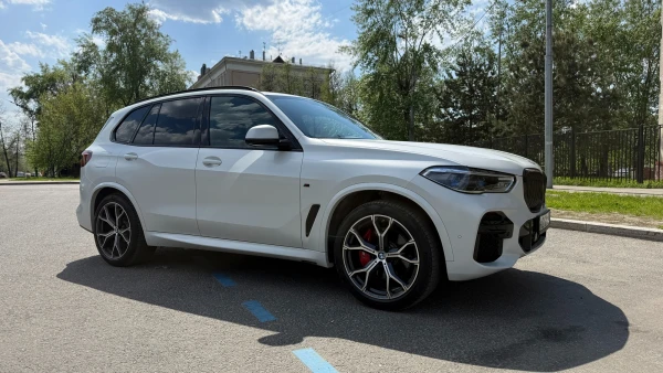 Оклейка BMW X5 в сатин полиуретан