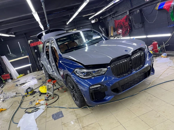 Оклейка BMW X5 G05 в цветной полиуретан Nardo Grey