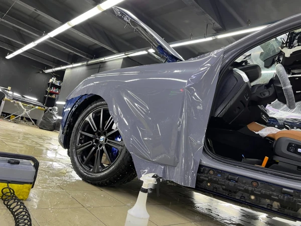 Оклейка BMW X5 G05 в цветной полиуретан Nardo Grey