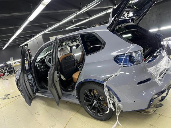 Оклейка BMW X5 G05 в цветной полиуретан Nardo Grey