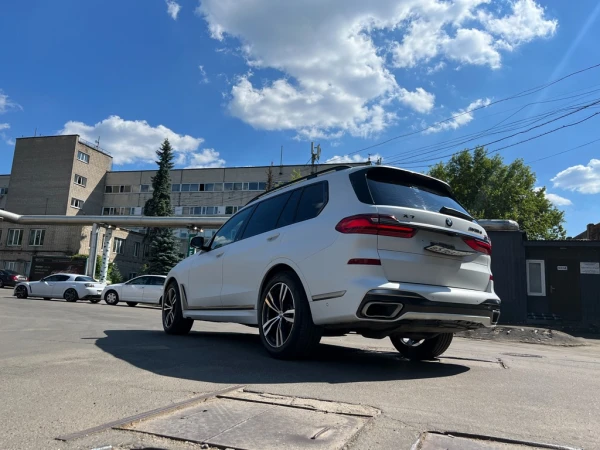 Оклейка BMW X7 G07 матовым полиуретаном