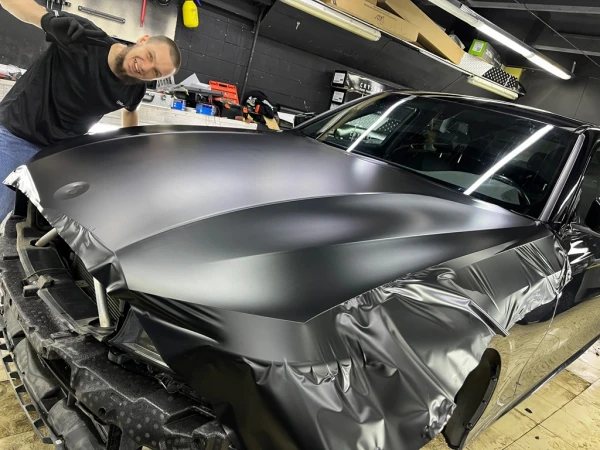 Оклейка черной матовой пленкой BMW 3 G20