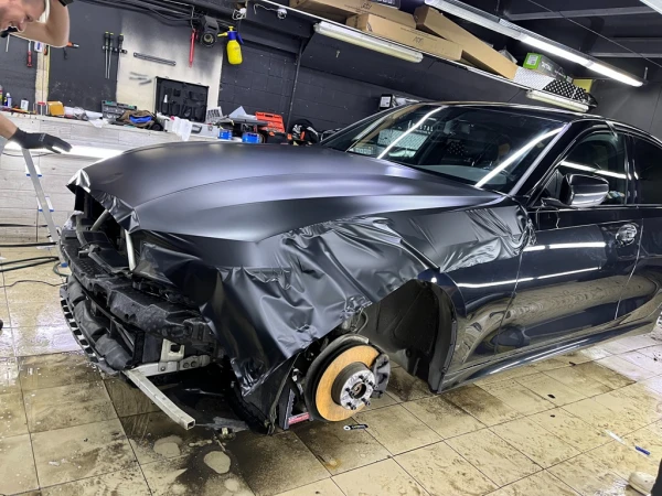 Оклейка черной матовой пленкой BMW 3 G20