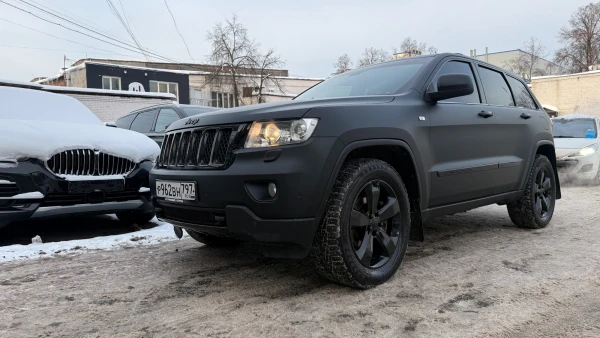 Оклейка JEEP в цветной черный полиур