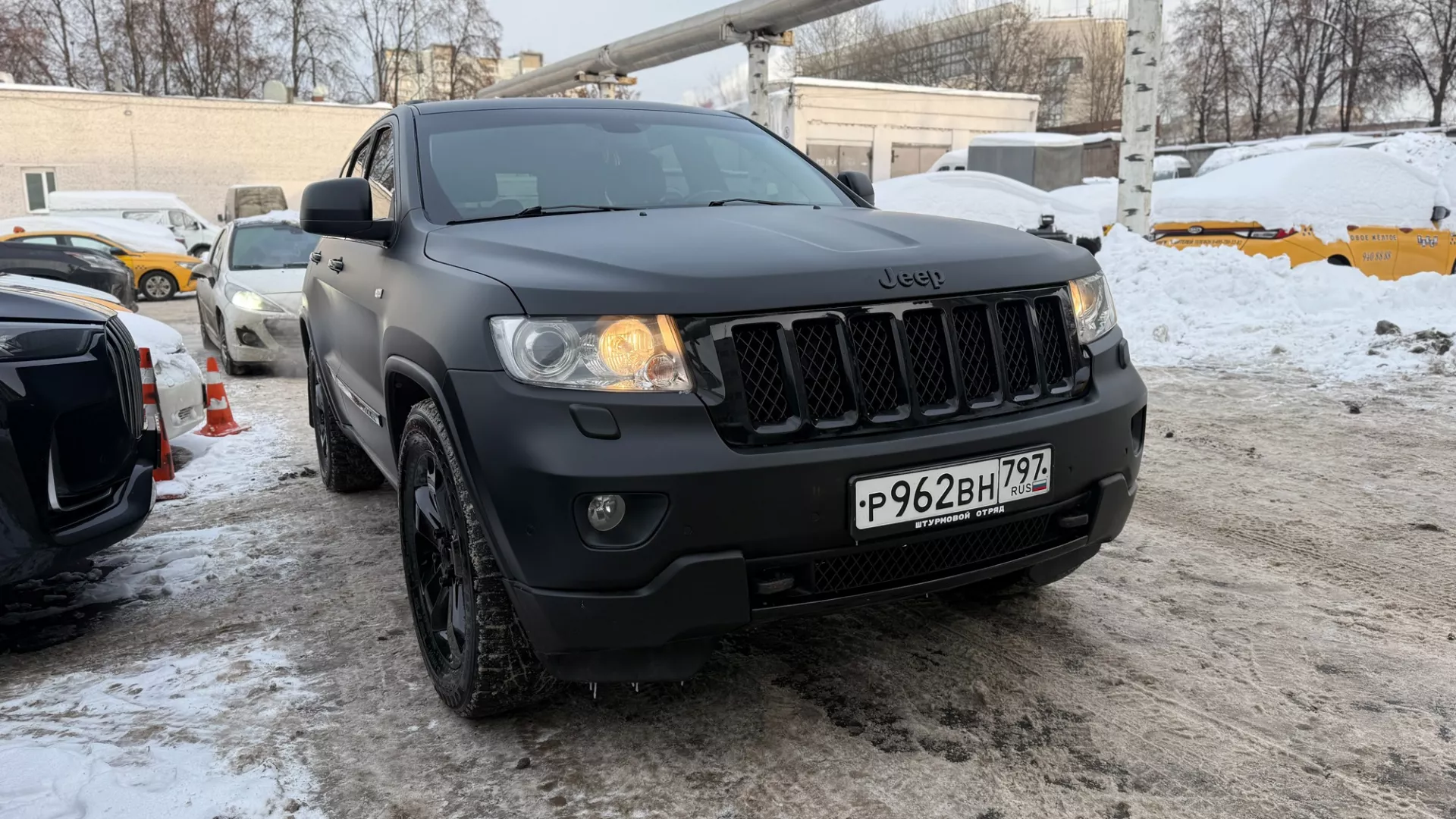 Оклейка JEEP в цветной черный полиур