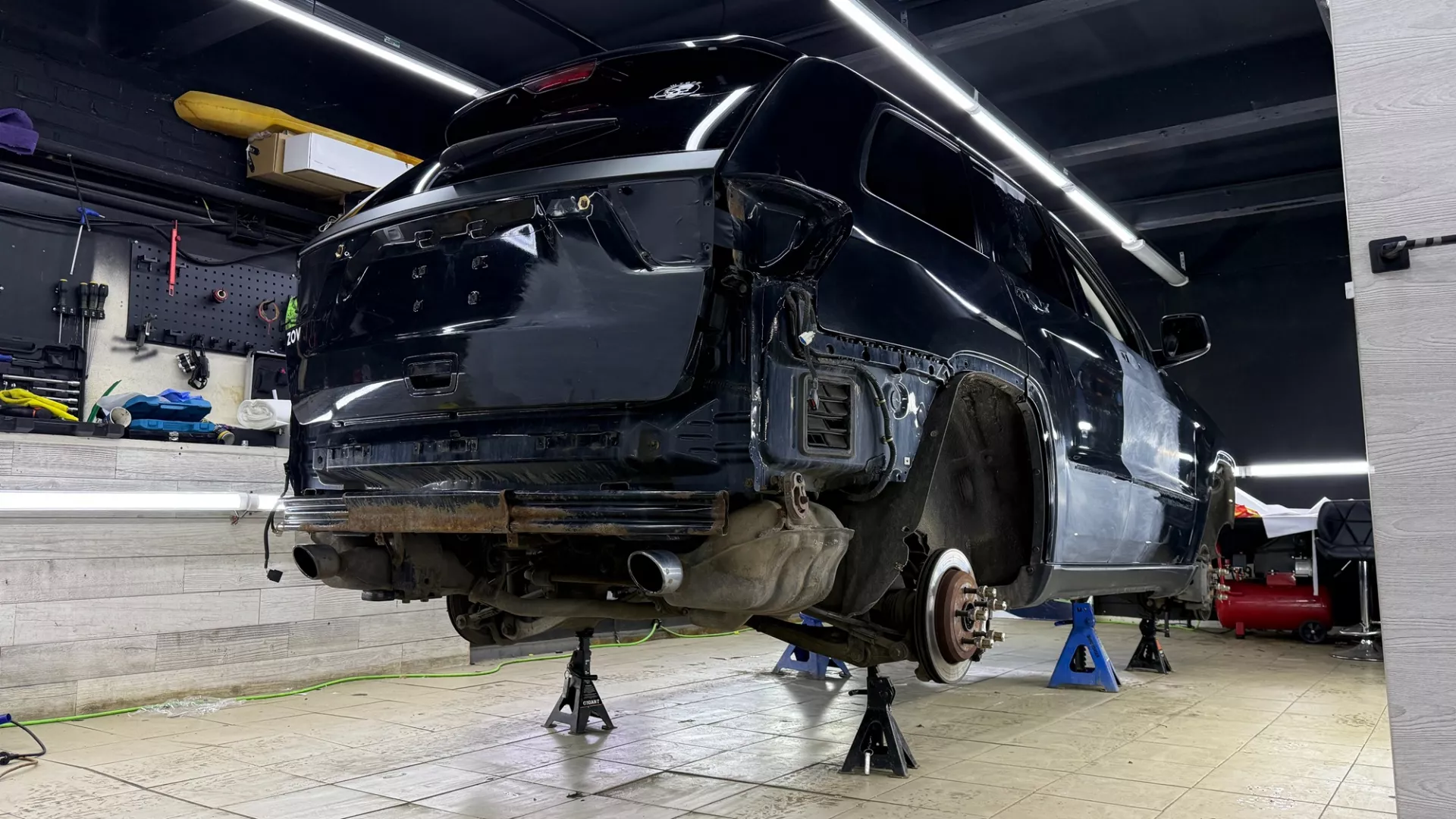 Оклейка JEEP в цветной черный полиур
