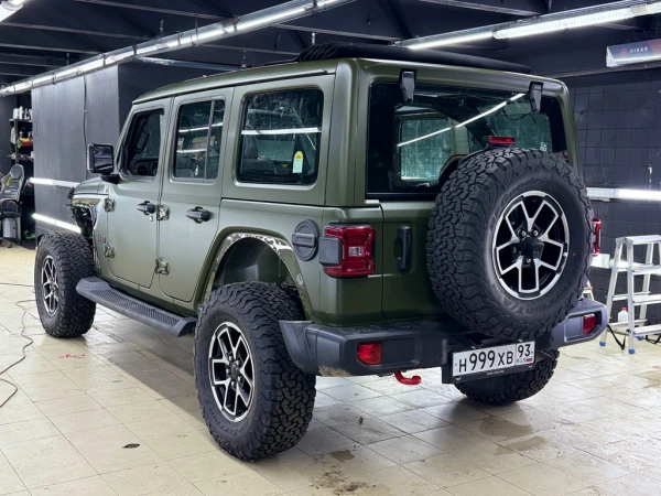 Оклейка Jeep Wrangler rubicon матовым полиуретаном
