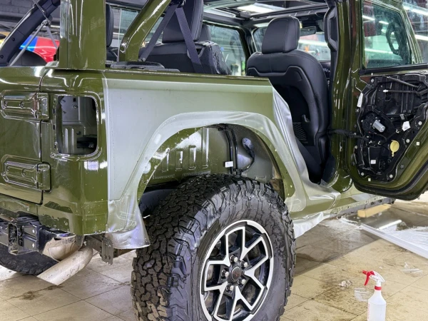 Оклейка Jeep Wrangler rubicon матовым полиуретаном
