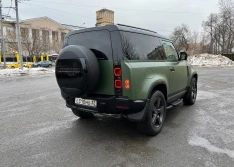 Оклейка Land Rover Defender в зеленый цвет