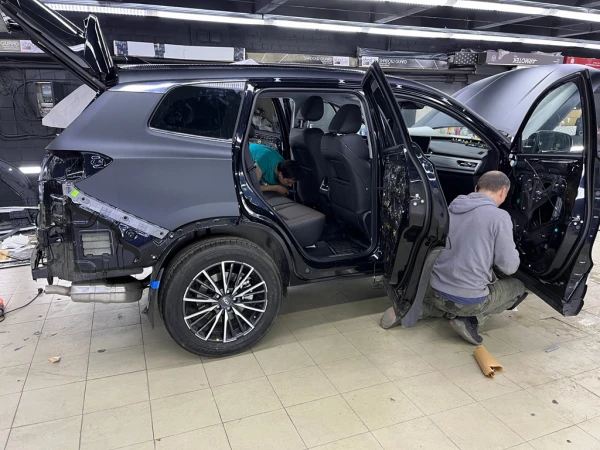 Оклейка матовым полиуретаном Chery Tig