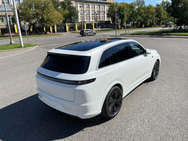 Оклейка матовым полиуретаном lixiang l7