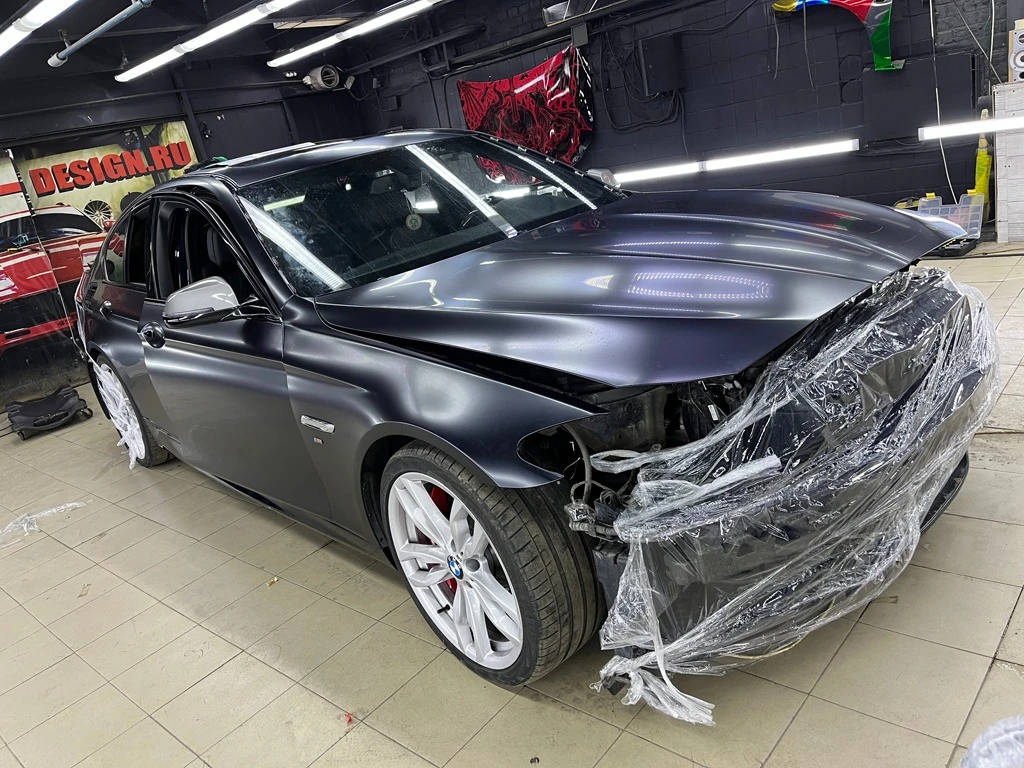 Оклейка матовым сатином BMW 5 F10