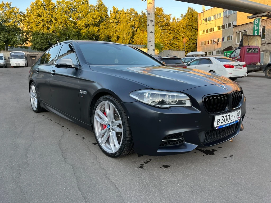 Оклейка матовым сатином BMW 5 F10