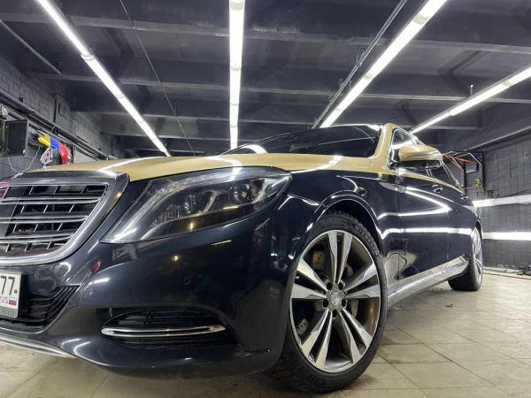 Оклейка Maybach w222 в цветной полиуретан