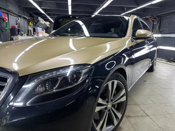 Оклейка Maybach w222 в цветной полиуретан