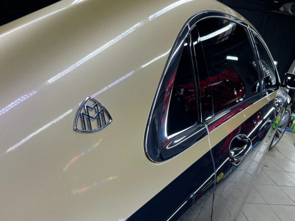 Оклейка Maybach w222 в цветной полиуретан