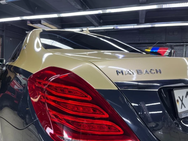 Оклейка Maybach w222 в цветной полиуретан