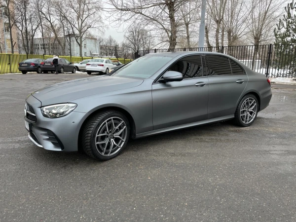 Оклейка Mercedes w213 в сатин полиуретан
