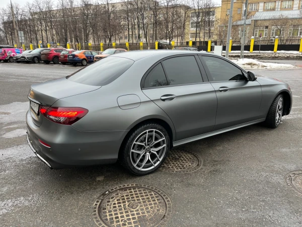 Оклейка Mercedes w213 в сатин полиуретан